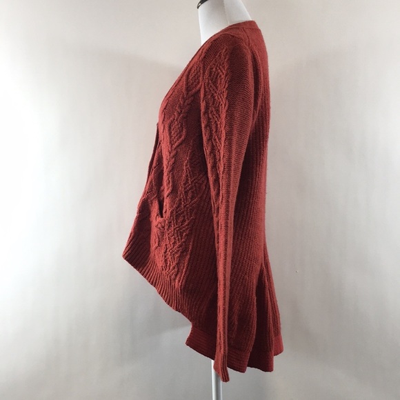 Far Away From Close Red Cable Knit Cardigan Sweater Womens Small V Neck High Low - Picture 4 of 11